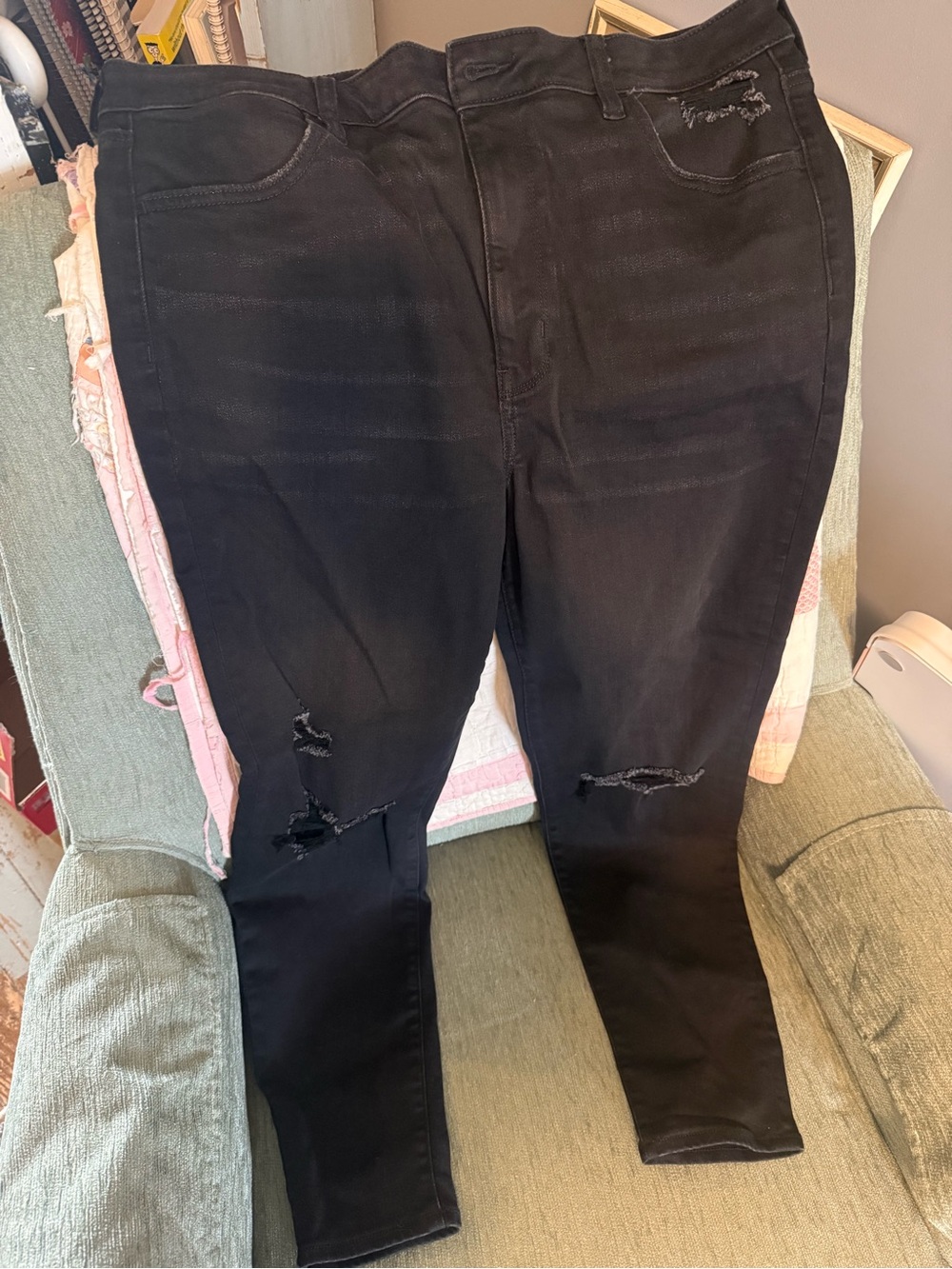 American Eagle Outfitters Black Distressed Skinny Jeans